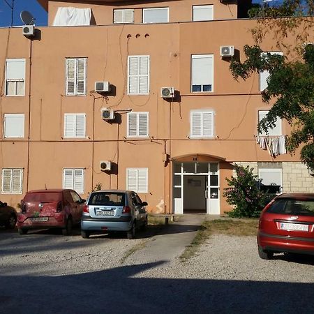 Apartment Lily Zadar Exteriör bild